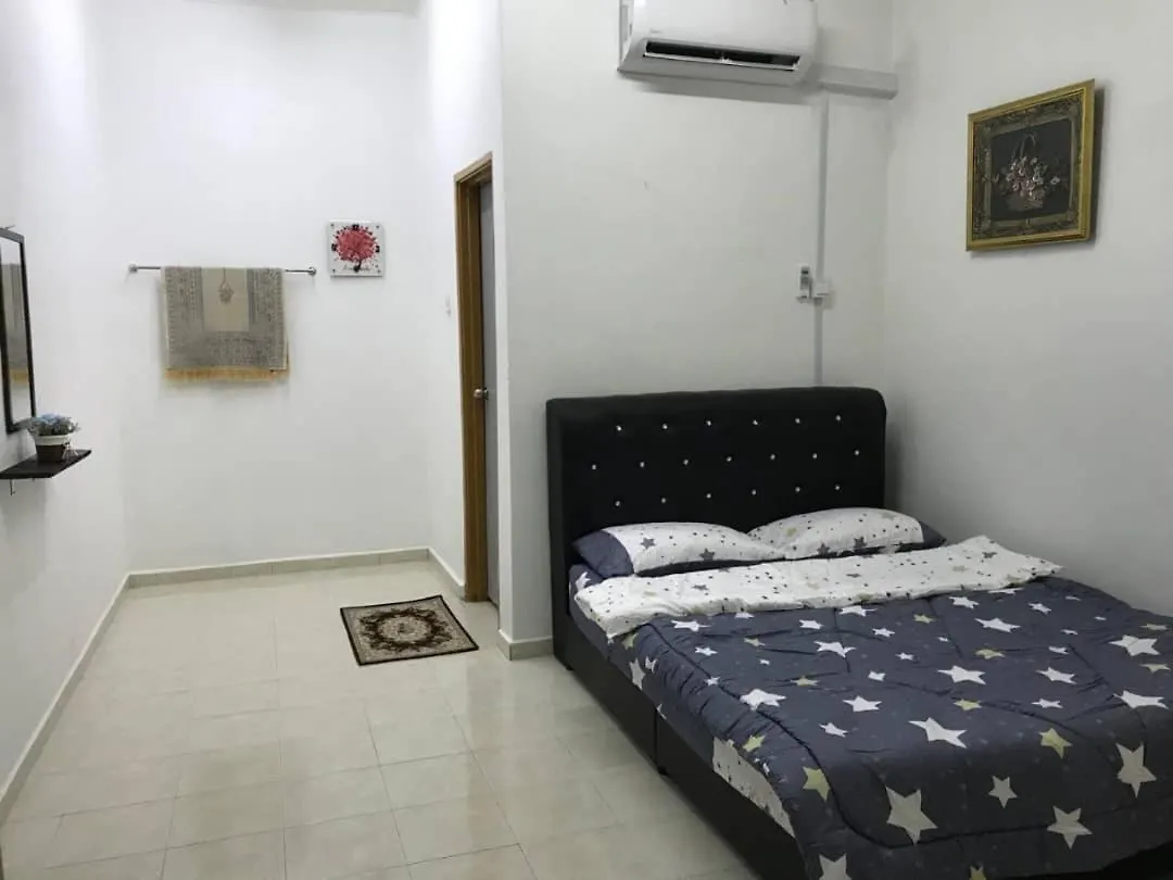 Julia Homestay Taman Tasik Utama Mitc Malacca 0*,  Malaysia
